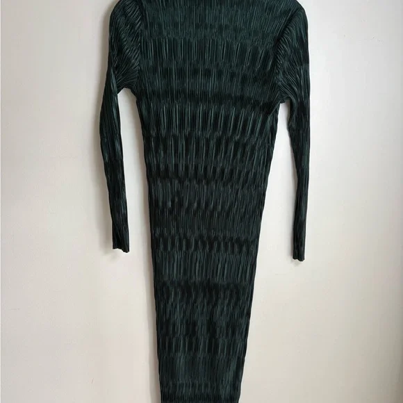 Zara Pleated Maxi Dress Green Long Sleeve Sculptural Textured Size M - Picture 4 of 7